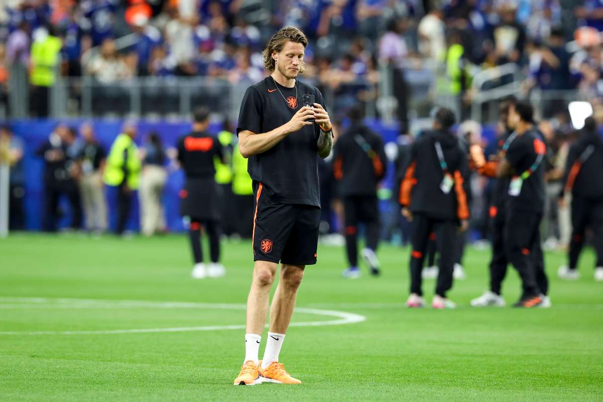 Wout Weghorst continua na lista do Benfica mas perdeu força: o cenário atual