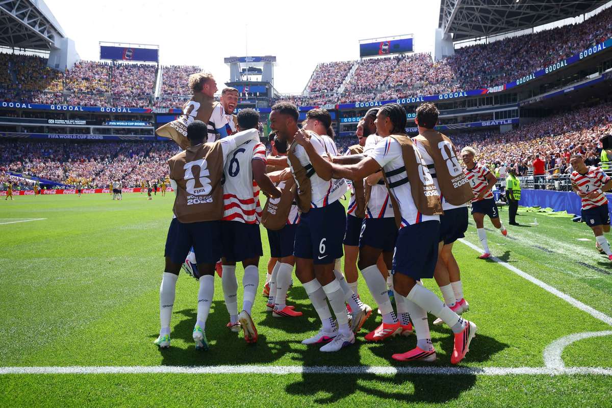 USA produce thrilling first-half performance against Australia to qualify for knockouts