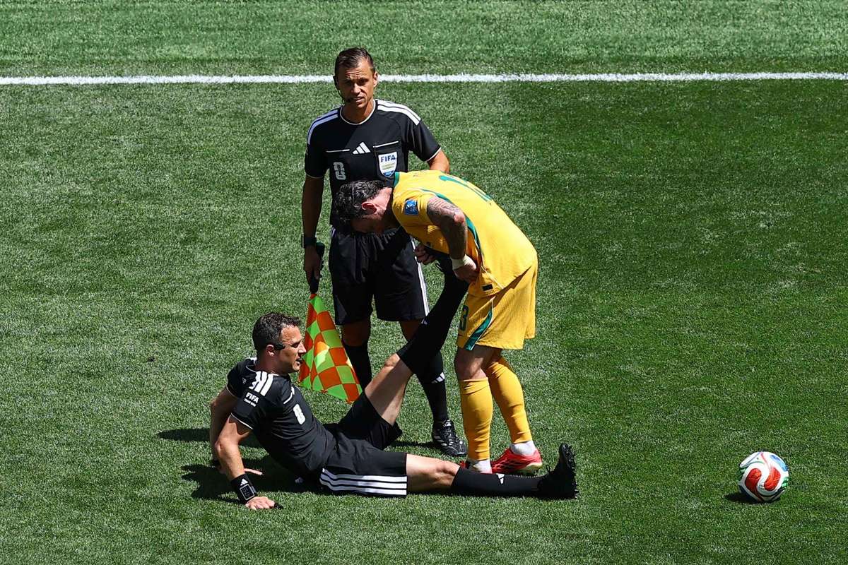WM-Schiri Felix Zwayer: Krämpfe im Rampenlicht – Kritik von Australiens Trainer