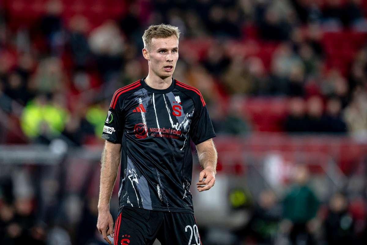 Norwegian Sivert Mannsverk completes permanent move from Ajax to Sparta Prague