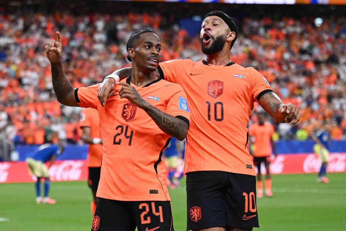 Brilliant Oranje: Five-star Dutch announce themselves with Sweden thrashing