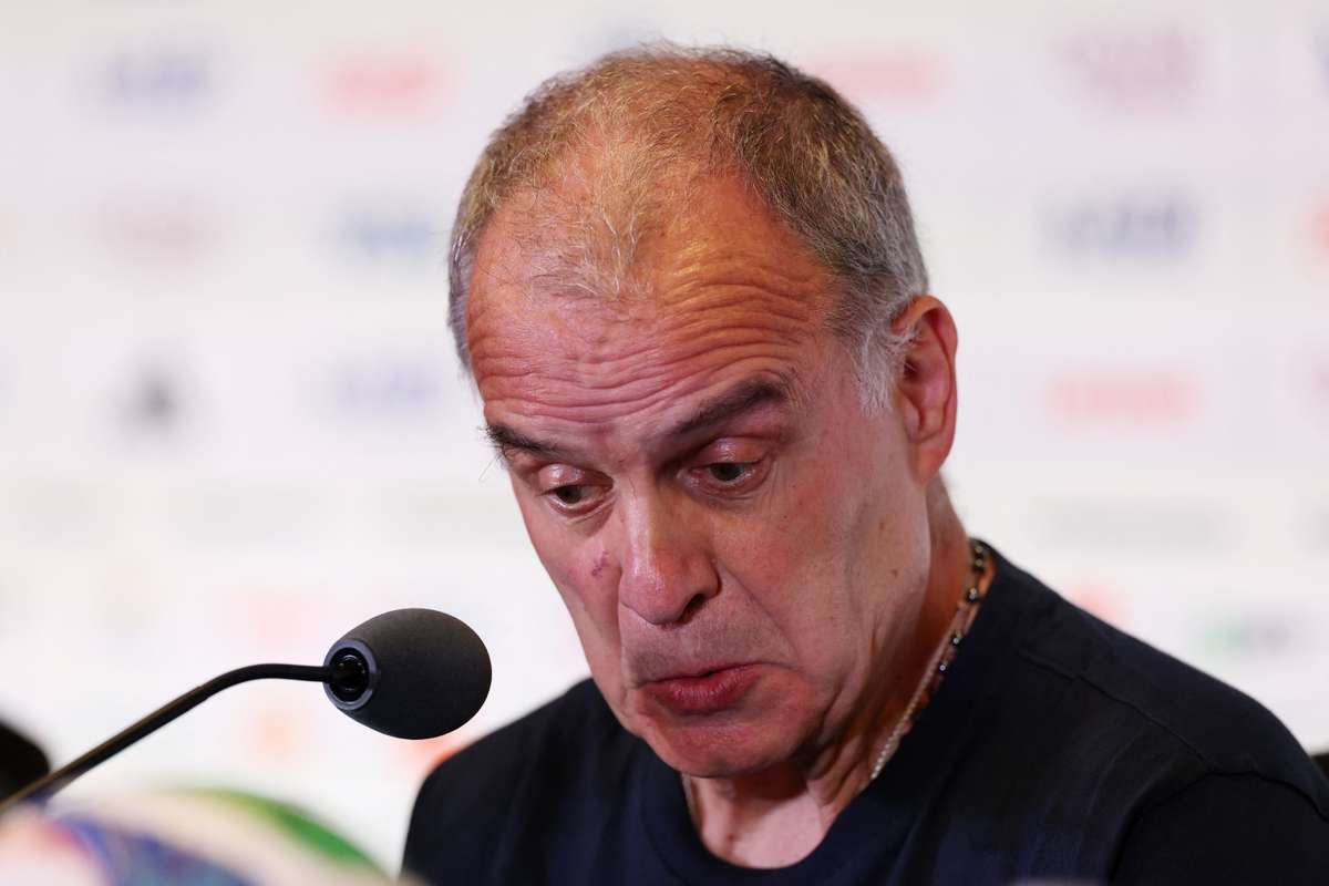 Mundial-2026: Bielsa diz que pausas para hidratação "tiram muito" ao futebol