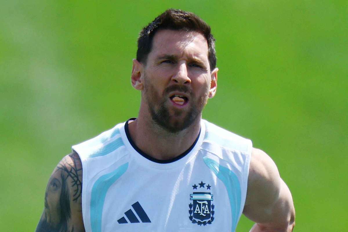 Messi vuelve a refugiarse con Argentina en unos "días difíciles"