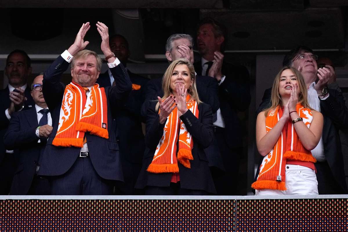 Dancing Dutch royals join two World Cup parties in a day, advise Infantino on Peace Prize