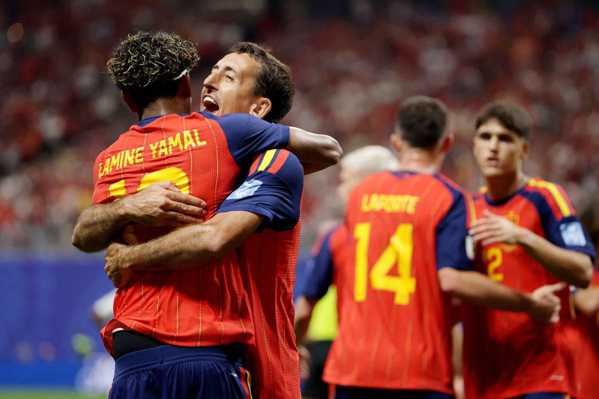 Lamine and Oyarzabal lead first-half blitz as Spain smash Saudis for first win
