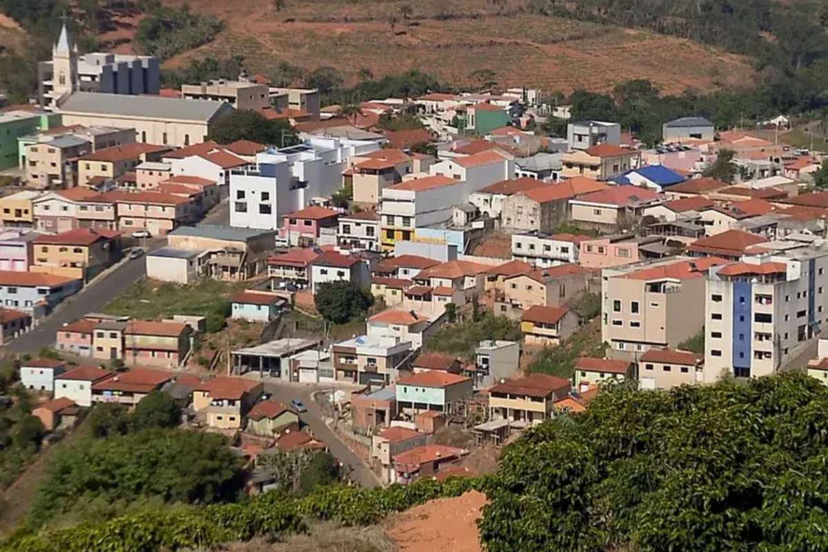 Cidade de Minas Gerais chamada Cabo Verde entra no clima da Copa e torce por duas seleções