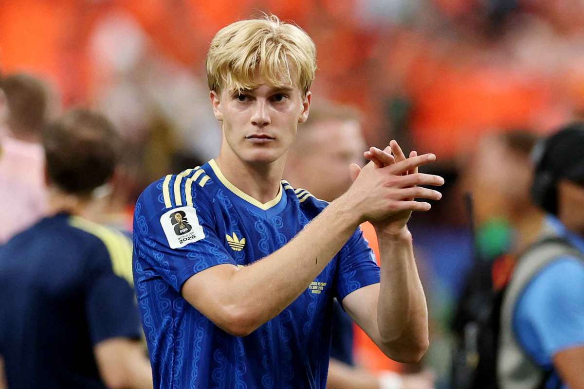 Lucas Bergvall apresenta pedido para deixar o Tottenham