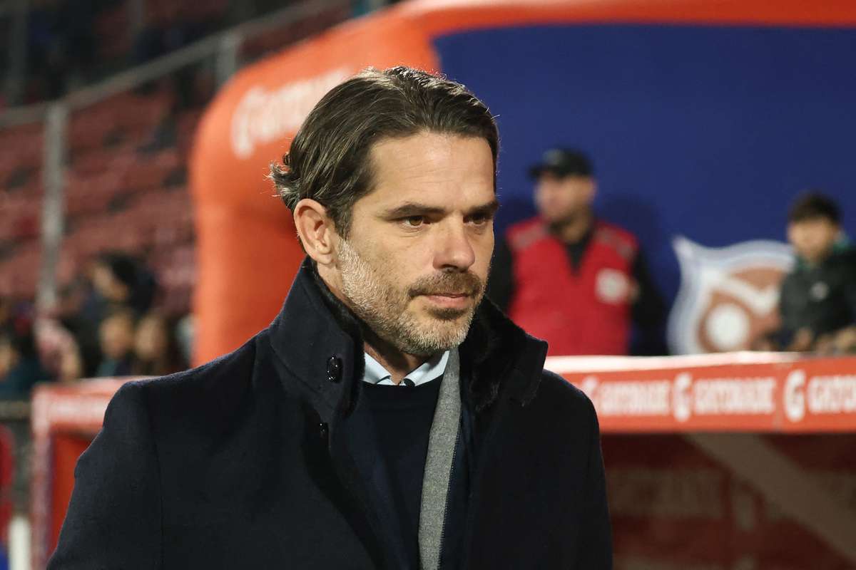Treinador argentino Fernando Gago teve alta após sofrer enfarte