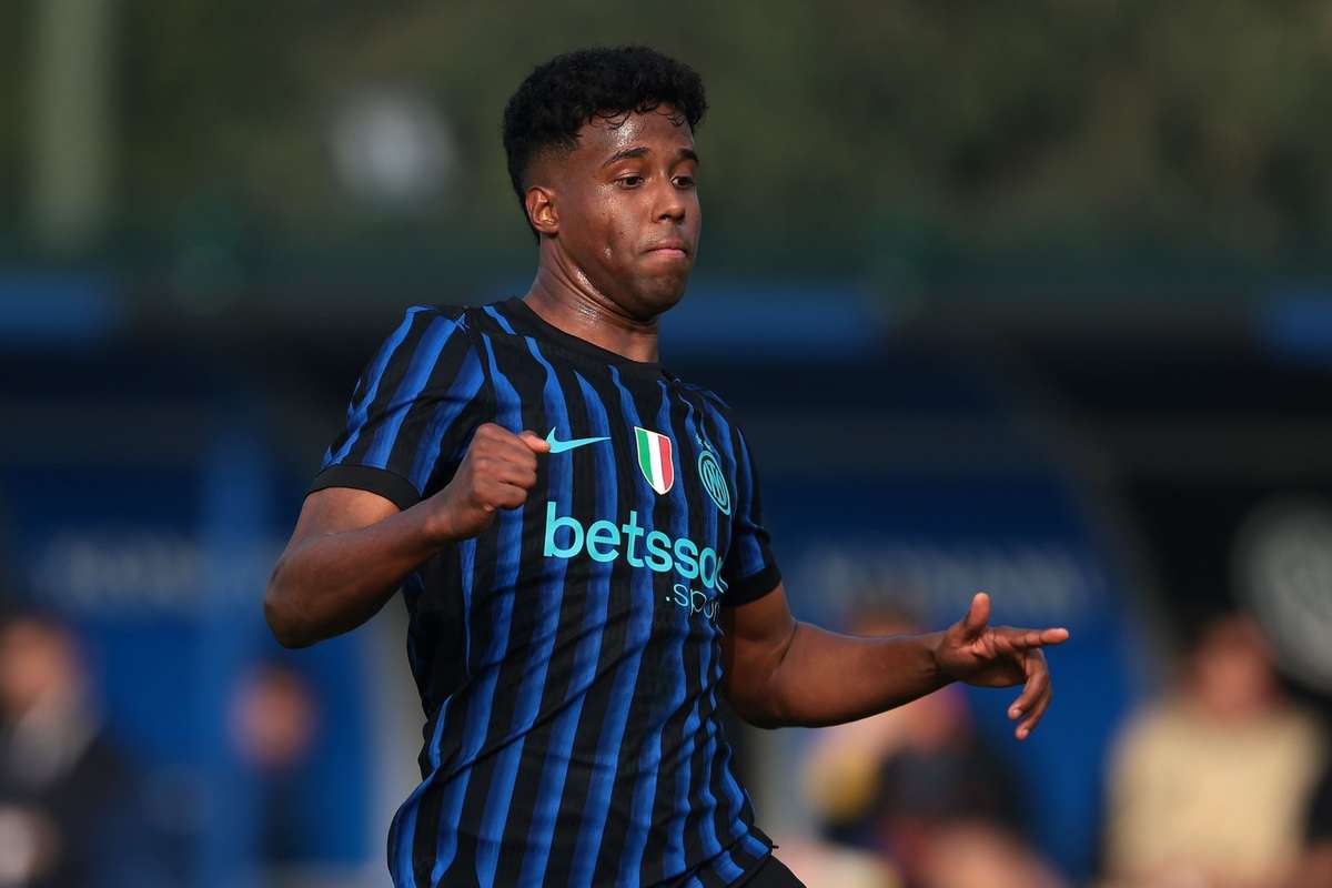 Dilan Zárate mira a la Euro sub-19 bajo una lluvia de ofertas