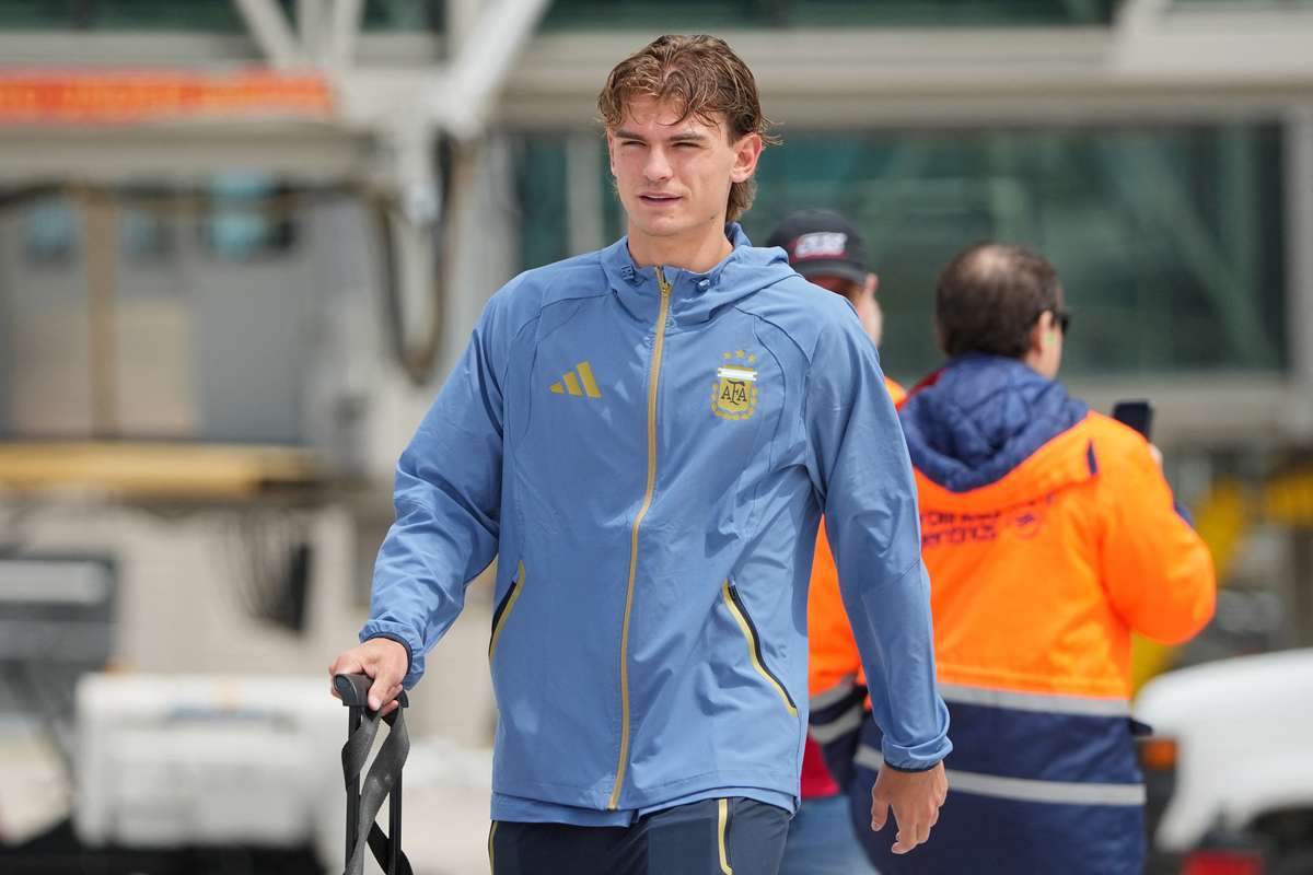 Mourinho 'frena' a Nico Paz