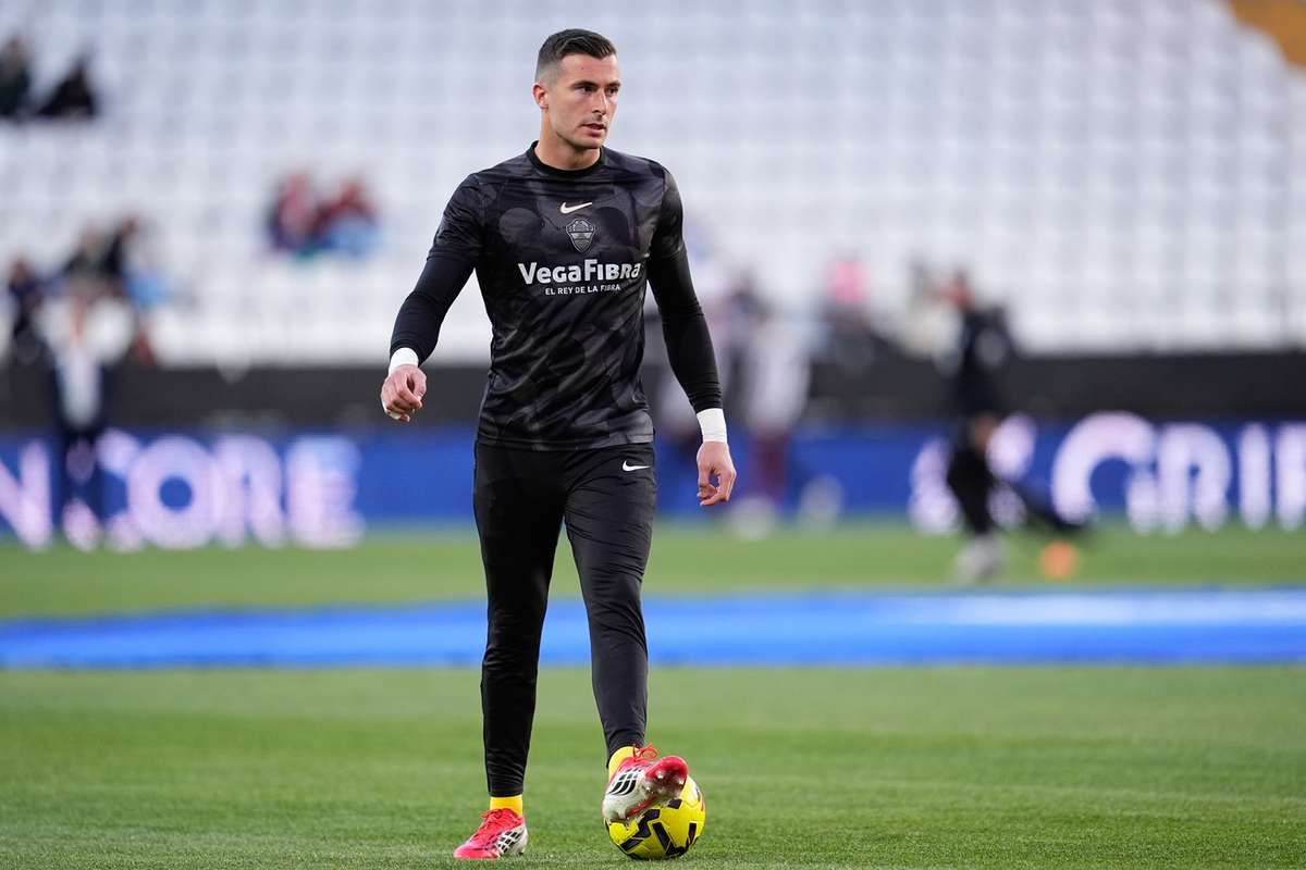 Barcelona goalkeeper Inaki Pena set to join Greek side Panathinaikos