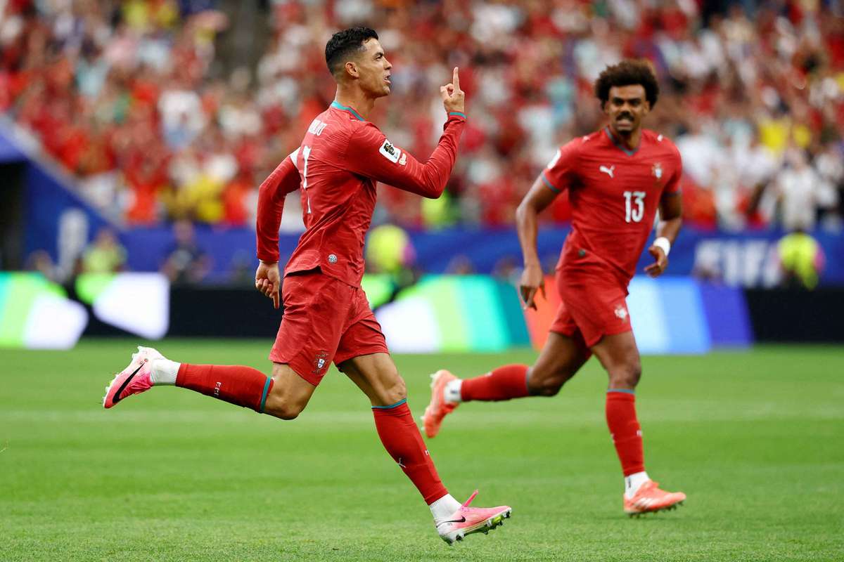Cristiano Ronaldo s’exprime après une "semaine difficile" : "Tôt ou tard, j’y arrive toujours"