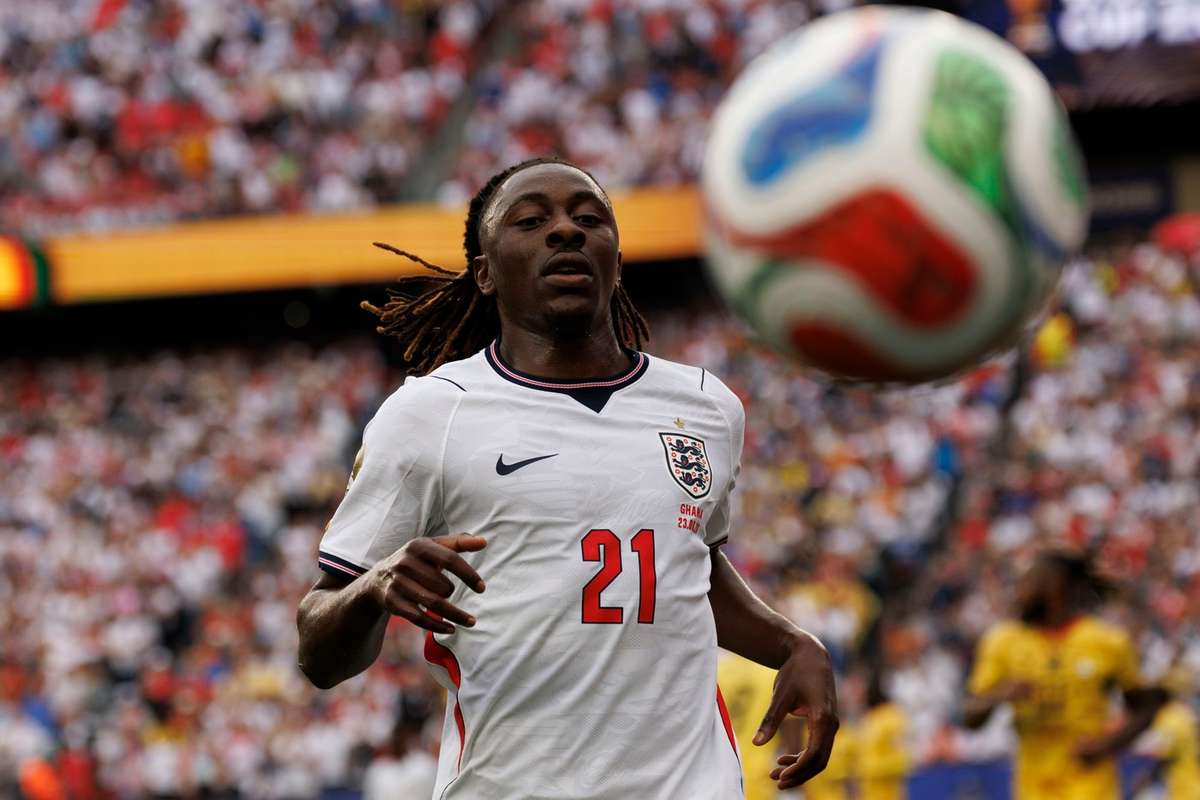 England midfielder Eze urges team to ignore 'people who aren't playing'