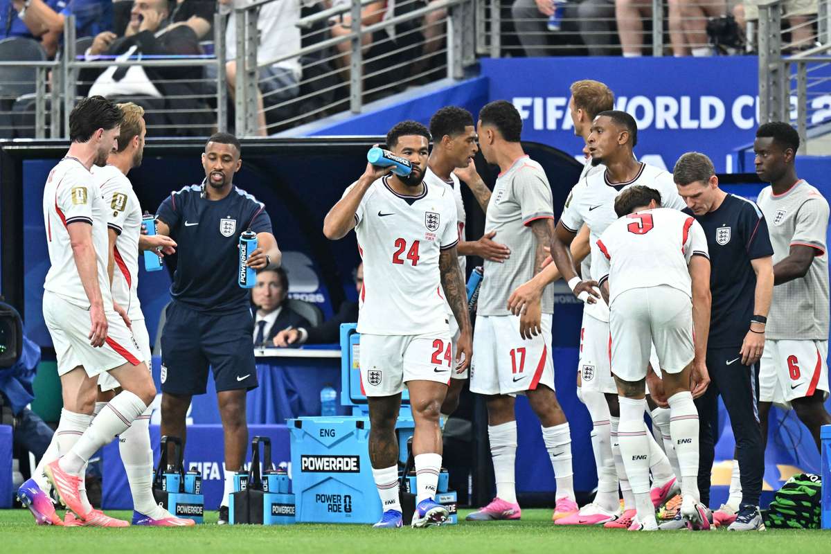 Gianni Infantino defends 'equal conditions' hydration breaks despite mass criticism