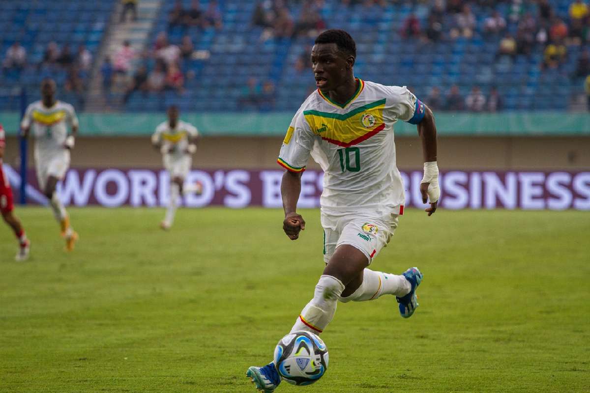 Fenerbahce confirm signing of Senegal teenager Amara Diouf on five-year deal