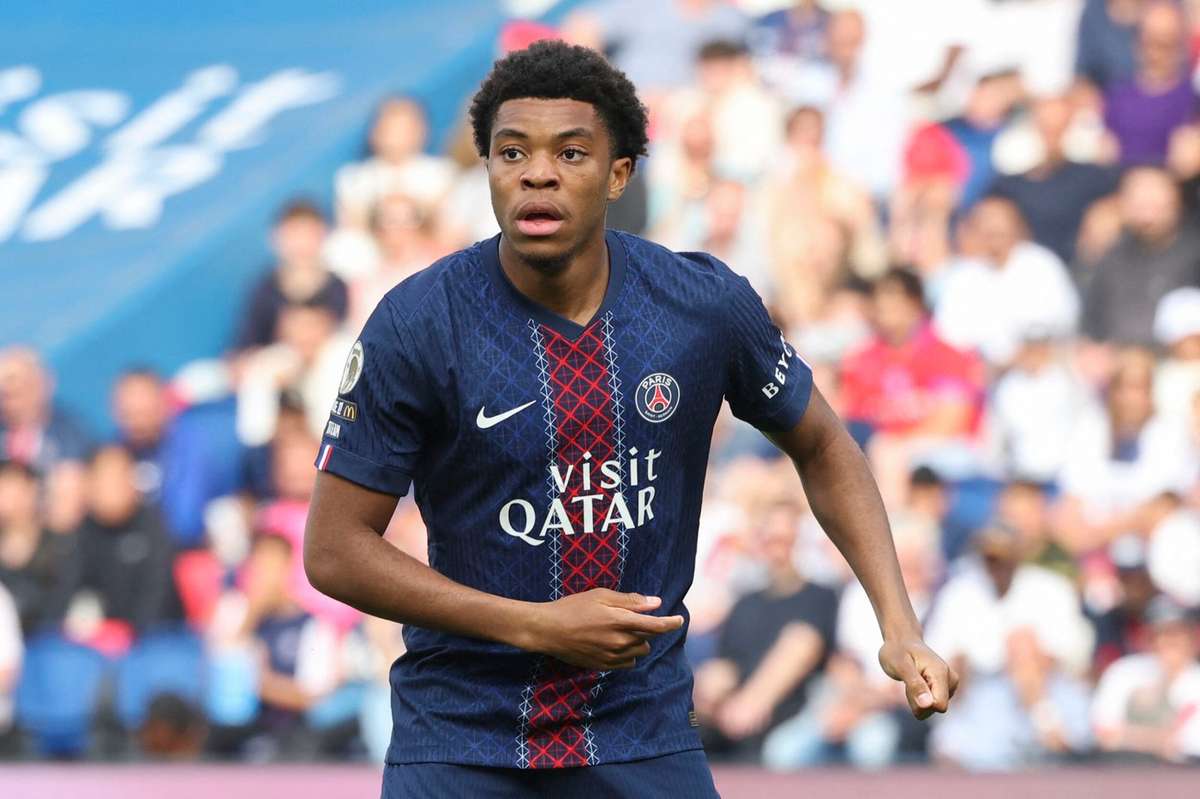Oficial: Pierre Mounguengue deixa o PSG e assina pelo Dínamo Kiev