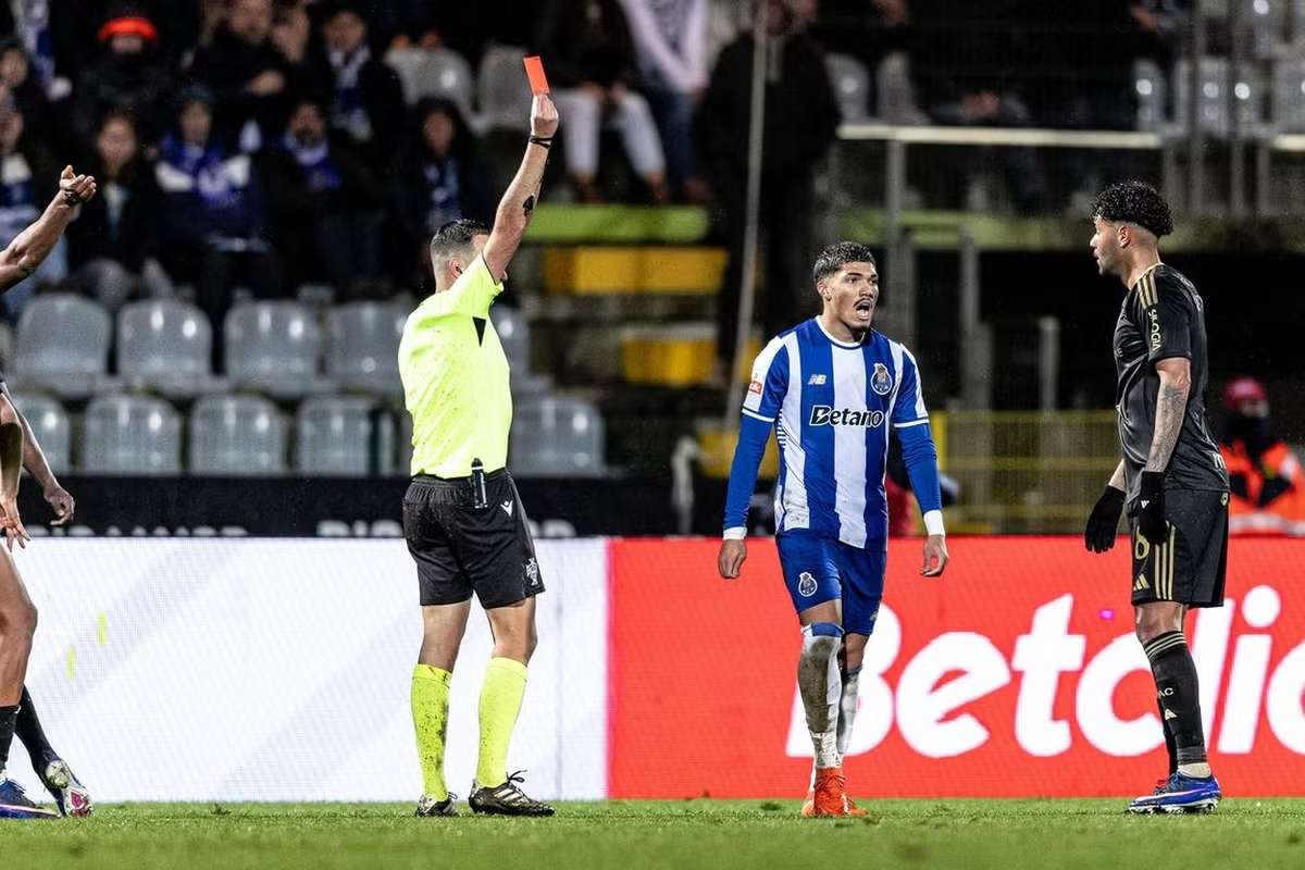 TAD reduz castigo de William Gomes (FC Porto) para um jogo