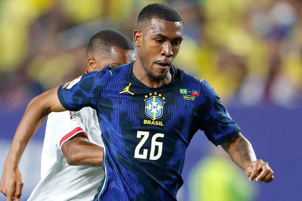 Ancelotti escala Rayan na vaga de Raphinha contra Escócia; veja time da Seleção