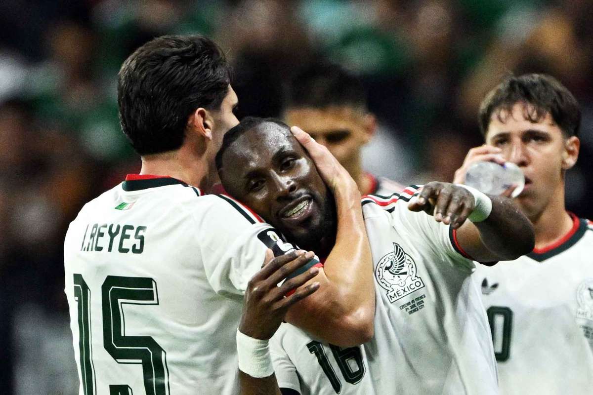 Czech Republic crash out of World Cup following another Mexico masterclass