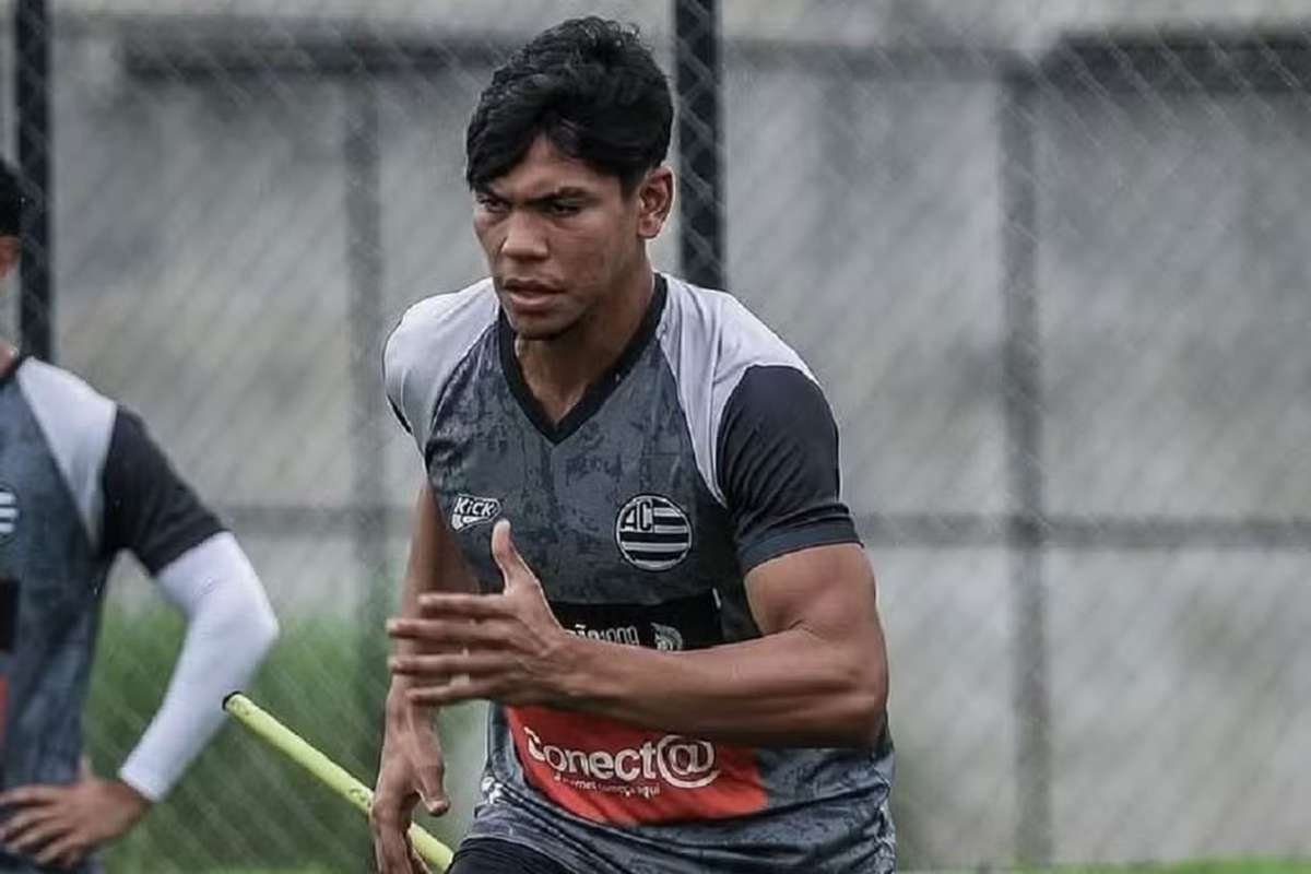 Gabriel Índio é novidade no arranque dos trabalhos do Benfica