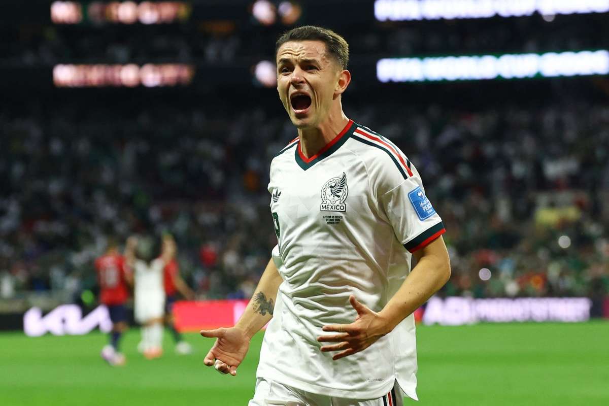 Álvaro Fidalgo debuta con la selección mexicana y no puede contener las lágrimas
