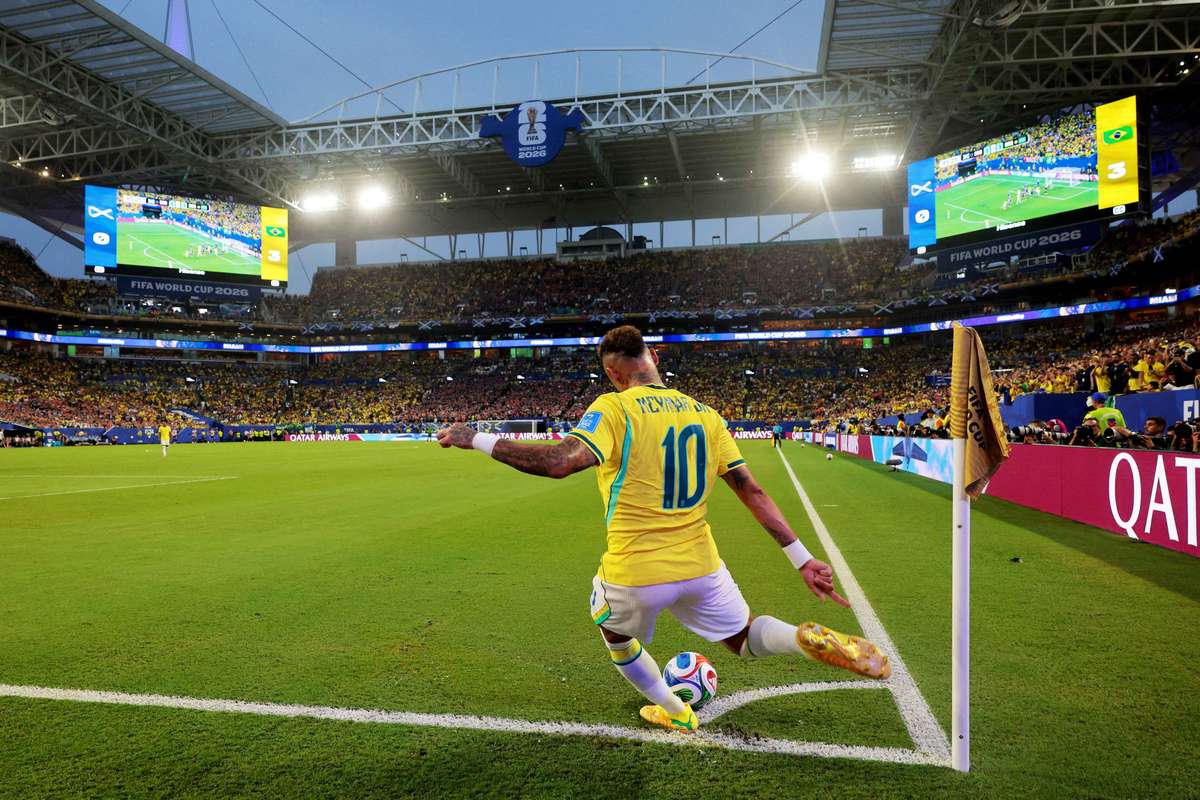 Neymar confie avoir "laissé couler quelques larmes" dans le vestiaire après son retour avec le Brésil