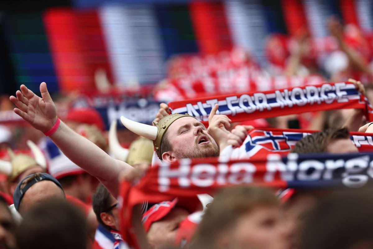 Diário da Copa: Torcida da Noruega ignora goleada e faz até franceses imitarem remada viking