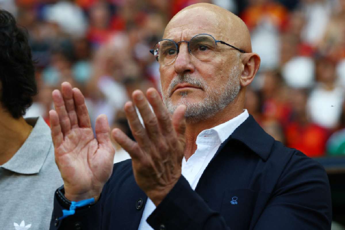 Spain boss De la Fuente praises team's resilience after battling win against Uruguay