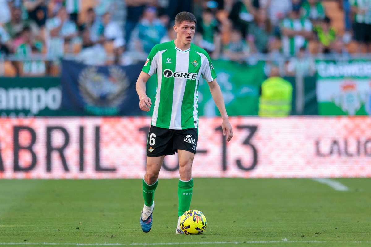 Sporting fecha contratação de Sergi Altimira (Betis)