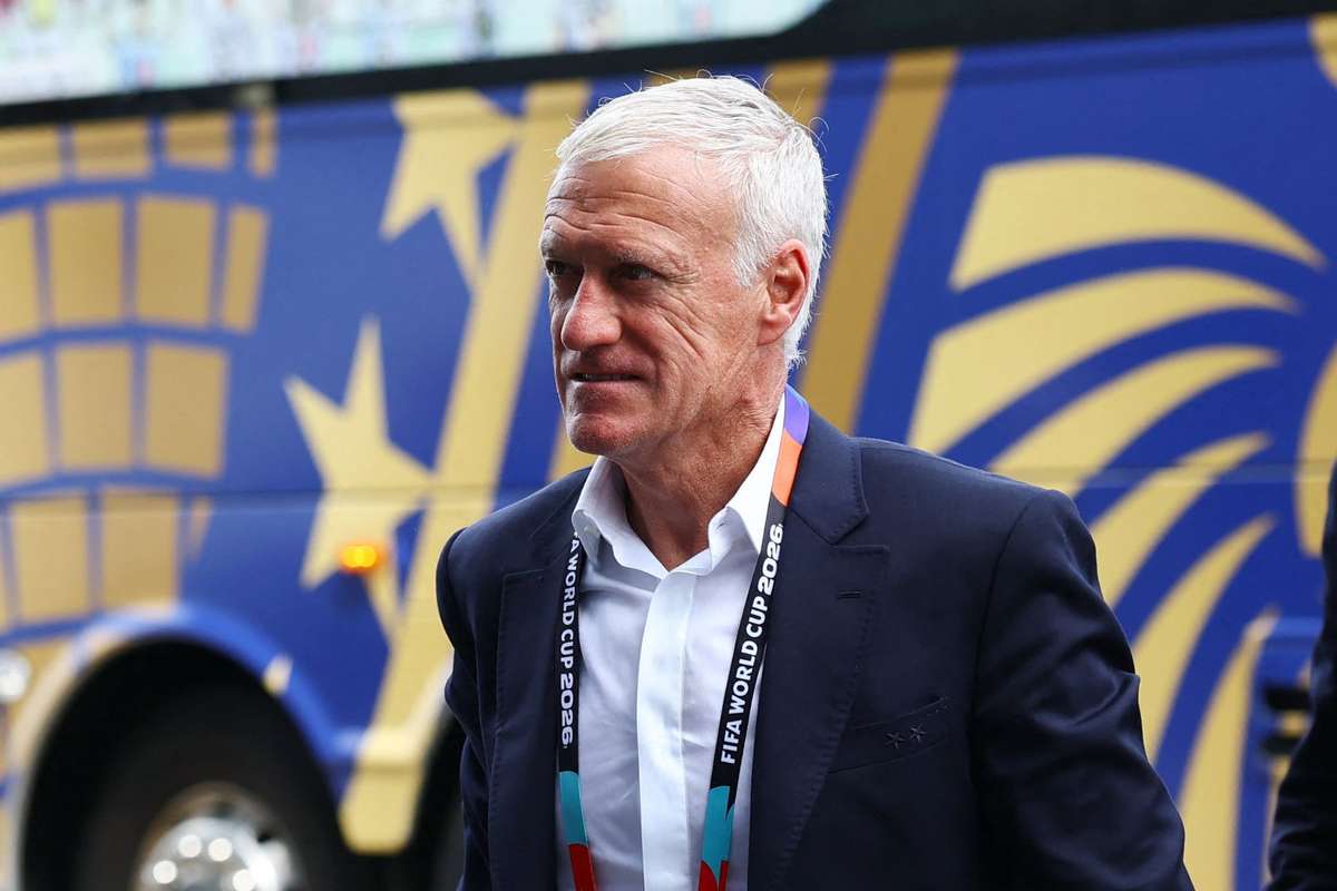 Didier Deschamps volta aos EUA e reassume França após morte da mãe