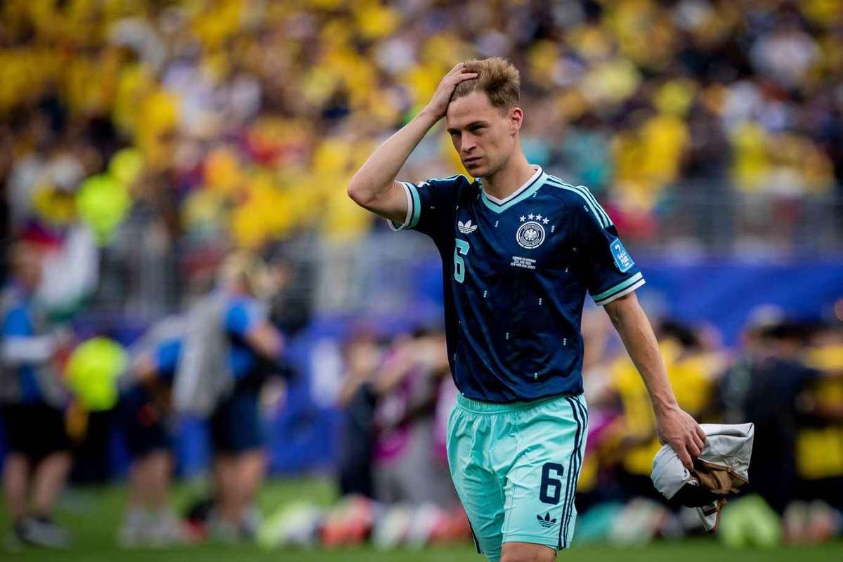Auch Lahm fordert: Joshua Kimmich muss ins Mittelfeld