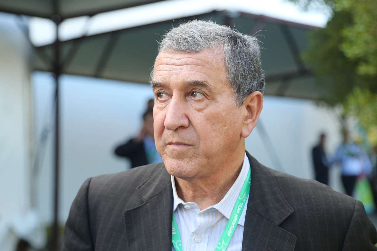 Técnico do tetra, Parreira passará por cirurgia após piora de seu estado de saúde