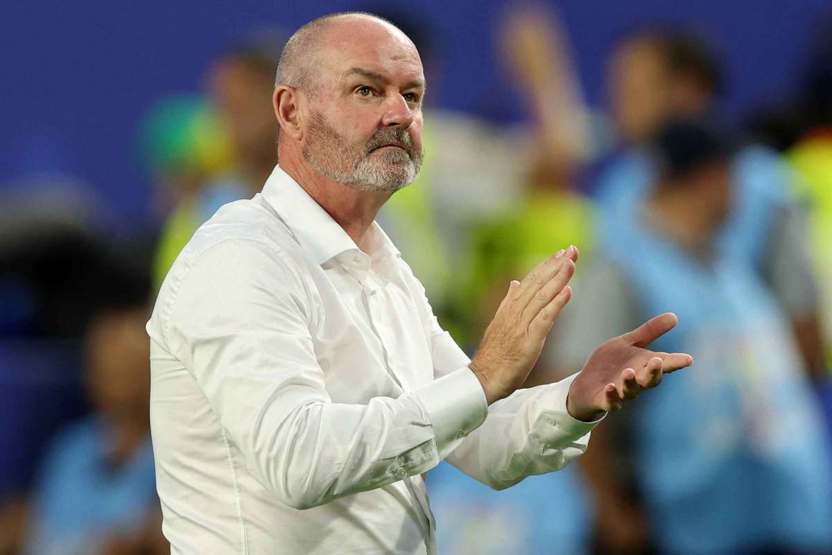 Steve Clarke deixa comando da Escócia após eliminação na Copa do Mundo