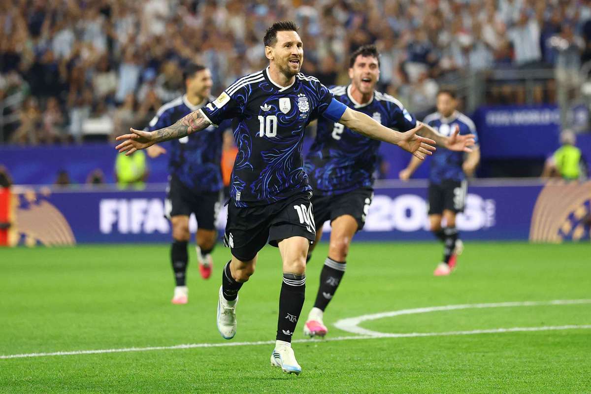 Com mais um de Messi, Argentina vence Jordânia e vai para mata-mata com 100%