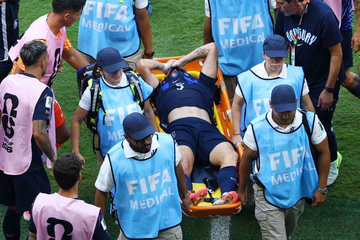 Man Utd midfielder Ugarte facing long time out after serious knee injury