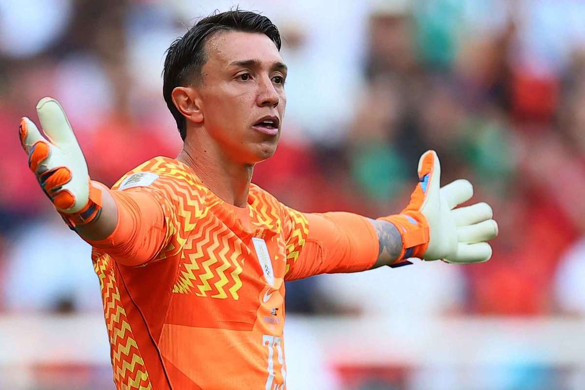 Uruguay's fall guy Muslera hid fever from Bielsa before critical World Cup loss