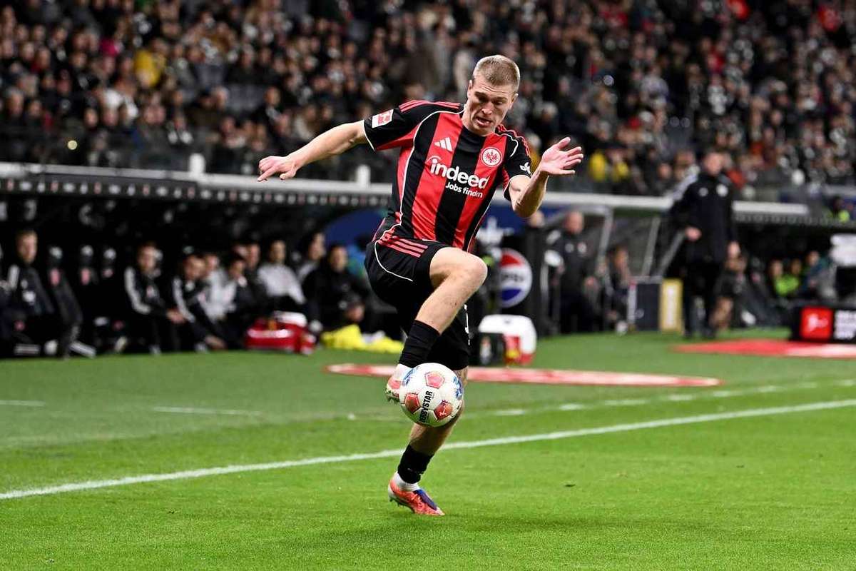 Eintracht Frankfurt's Rasmus Kristensen returns to FC Midtjylland on five-year contract
