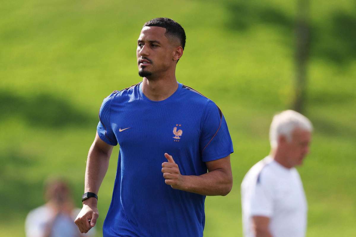 Retour de Saliba avec la France contre la Suède, Digne et Barcola à gauche