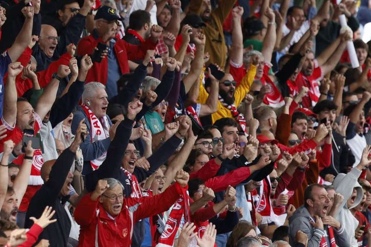 Santa Clara multado em um milhão de euros pela UEFA por incumprimento do fair-play financeiro