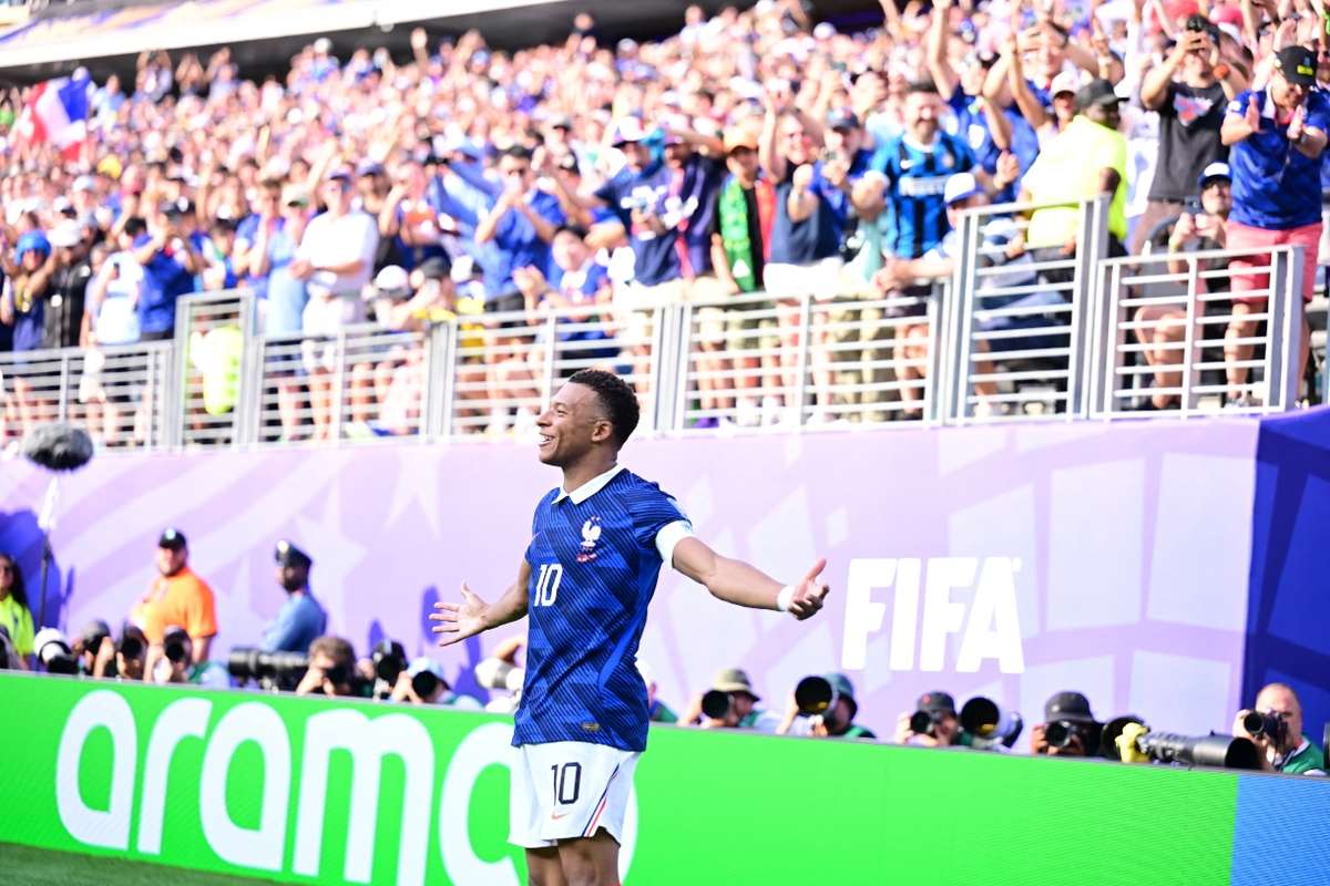 Mundial-2026: Mbappé encosta-se a Messi na Bota de Ouro e fica a um golo do recorde histórico