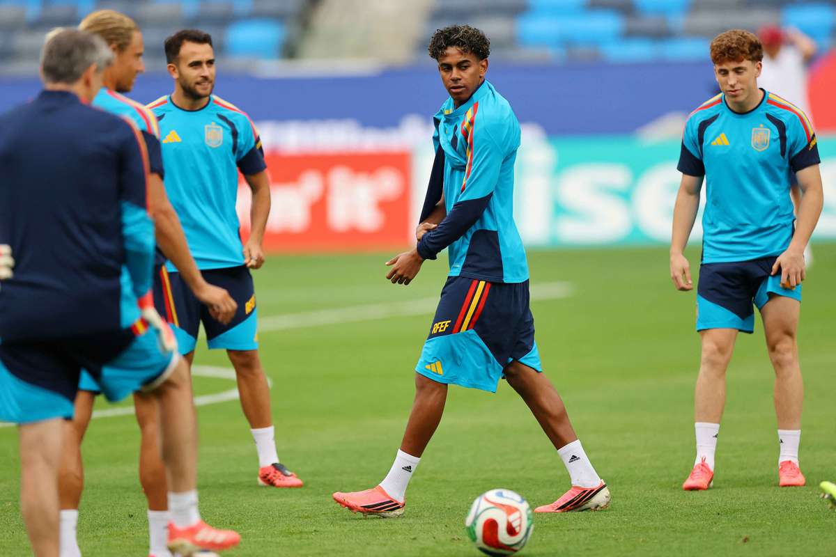Víctor Muñoz, la buena noticia en la selección española en la previa ante Austria