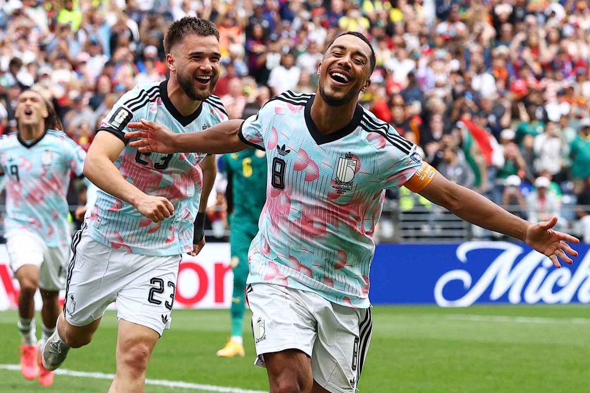 Bélgica bate Senegal com virada incrível e está nas oitavas da Copa do Mundo