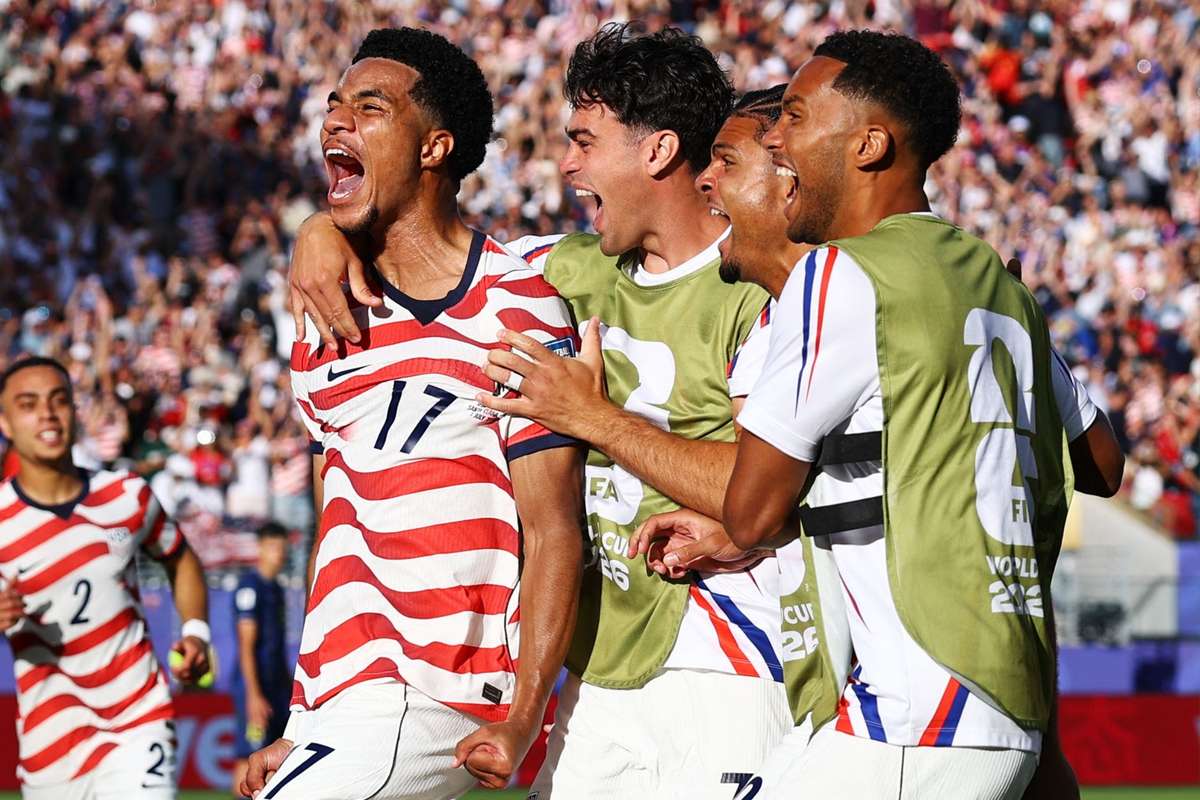 EUA vence Bósnia, encerra jejum de 24 anos e avança às oitavas da Copa