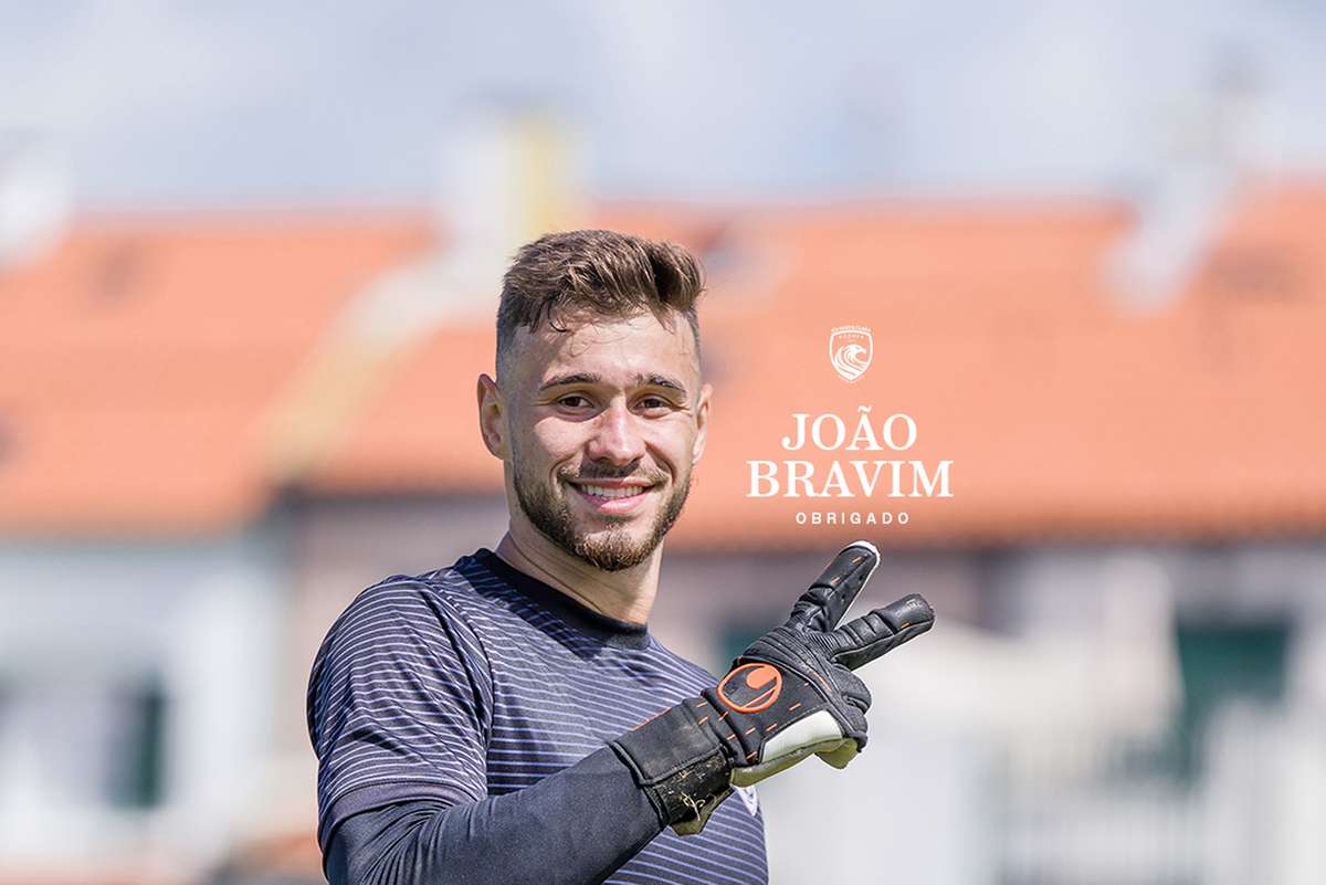 Oficial: Guarda-redes João Bravim sai do Santa Clara e ruma ao campeão da Arménia