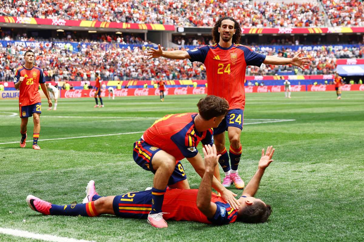 Oyarzabal at the double as imperious Spain swat aside Austria to seal last-16 spot