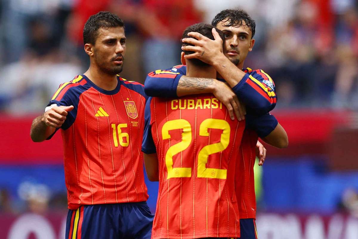 Espanha encerra jejum e vence 1º duelo de mata-mata em Copas desde título de 2010