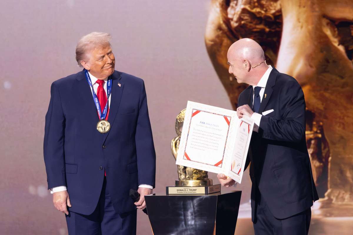 50 eurodiputados piden que la FIFA investigue la atribución de un premio a Donald Trump