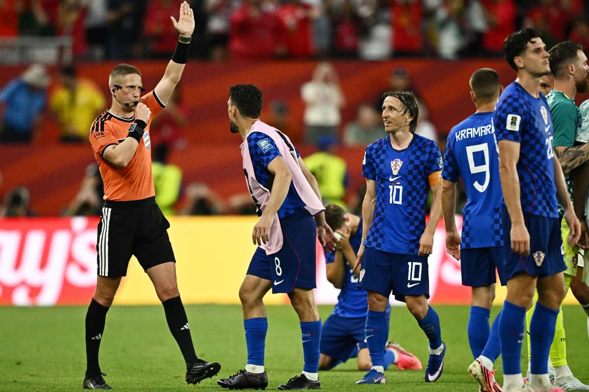 FIFA justifica decisão de anular gol da Croácia em meio a protestos contra o VAR