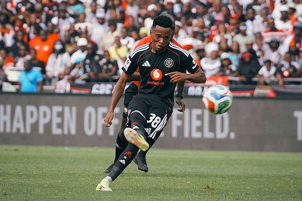 How will Orlando Pirates replace Relebohile Mofokeng in the coming season?