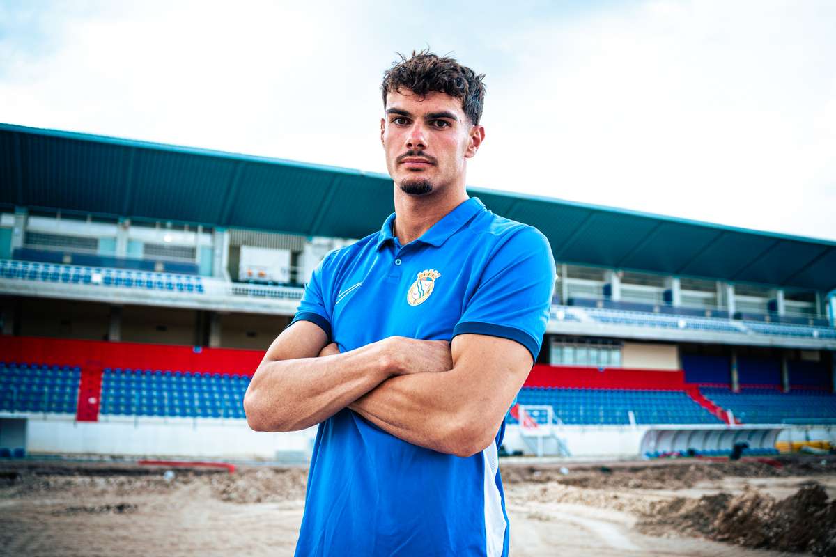 Oficial: Noah Raveyre é reforço do Alverca